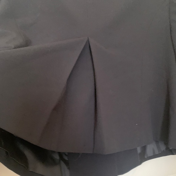 Beautiful three button,high cut black blazer, three-quarter sleeve size 12 - Picture 2 of 8